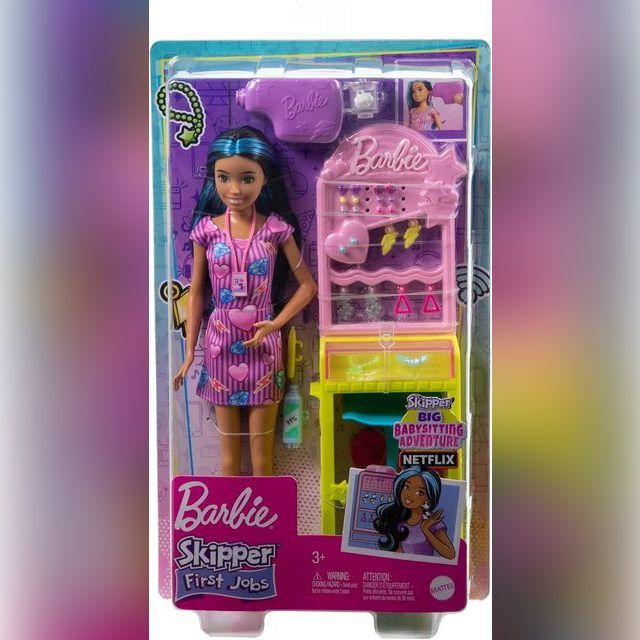 Barbie Skipper First Jobs doll with accessories hkd78