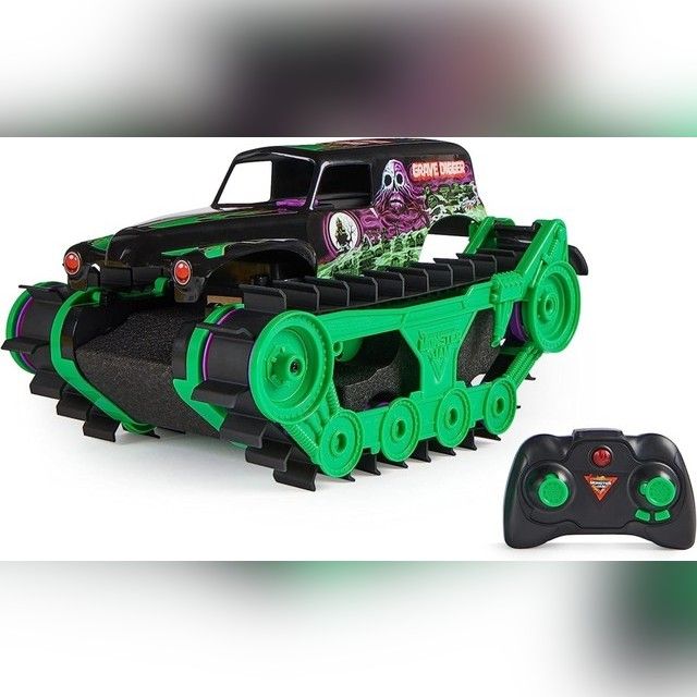 MONSTER JAM remote control vehicle Grave Digger Trax, 6067880