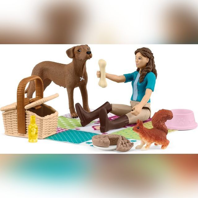 SCHLEICH Horse Club Picnic with Lisa Toy Playset (42746)